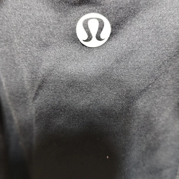 Lululemon Twist Back Tank in Black size 6 Performance Athletic - Picture 4 of 6